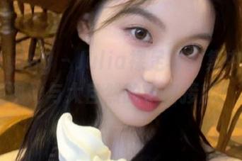 beautyleg – Julia裸足写真集中的原图，展现她与大自然的亲密接触！.txt