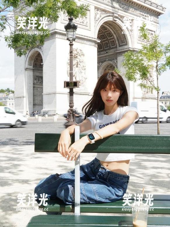 beautyleg - 感受Lorraine连衣裙的芬芳：细腻图包与写真展现她的美丽瞬间.txt