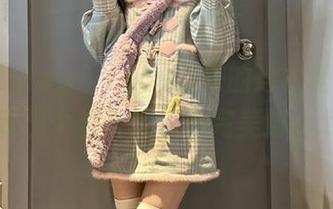 beautyleg – Lucy带来的连衣裙作品：定制出个性与风格的完美结合.txt