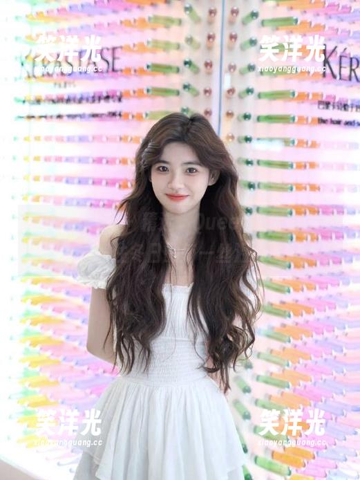 beautyleg-Queenie beautyleg - 精选“Queenie毛衣”美图合集:抓住冬日的每一丝温柔瞬间.txt