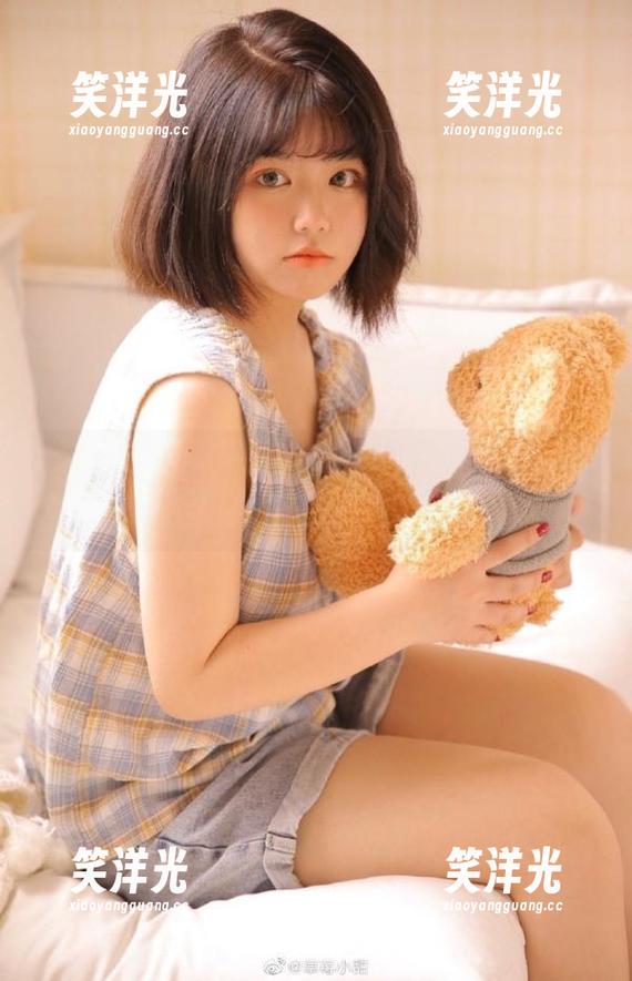 beautyleg - Rubis泳池高清写真，捕捉夏日阳光下的清新与活力.txt