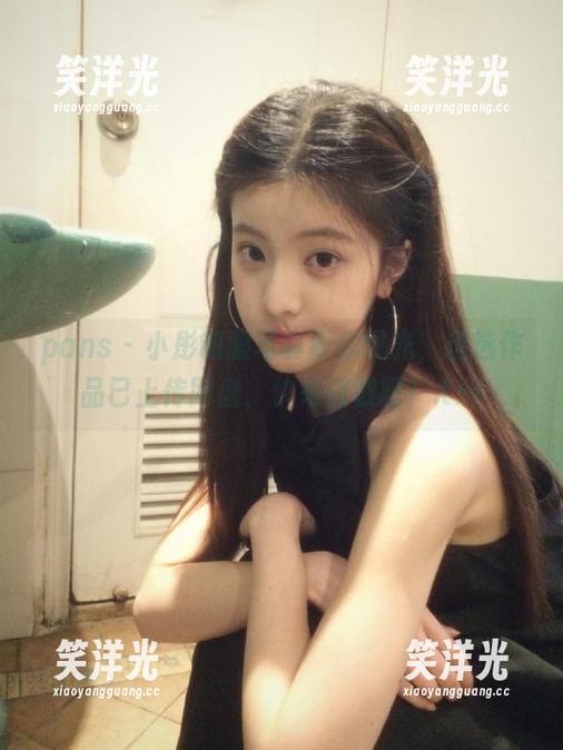 pans - 小彤制服写真新作曝光，精选作品已上传网盘，快来获取吧！.txt