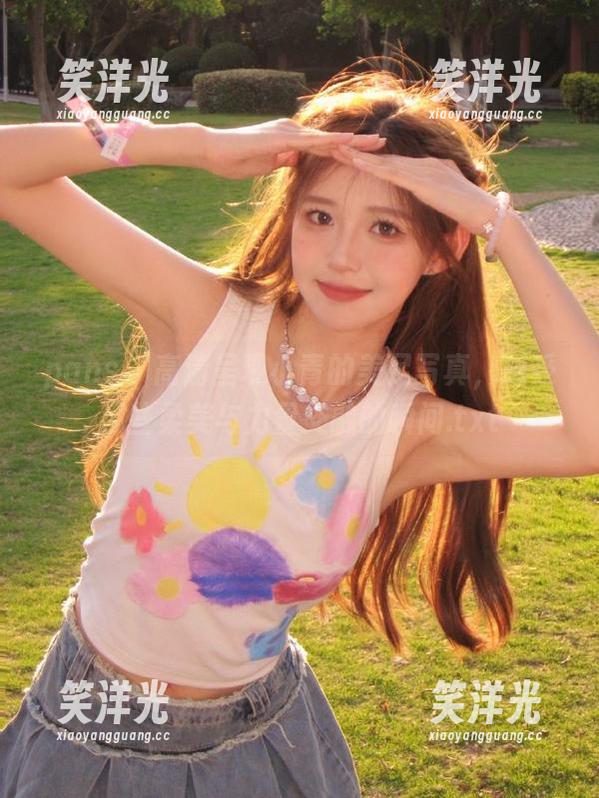 pans - 高清呈现小青的美足写真，感受那些柔美与力量交融的瞬间.txt
