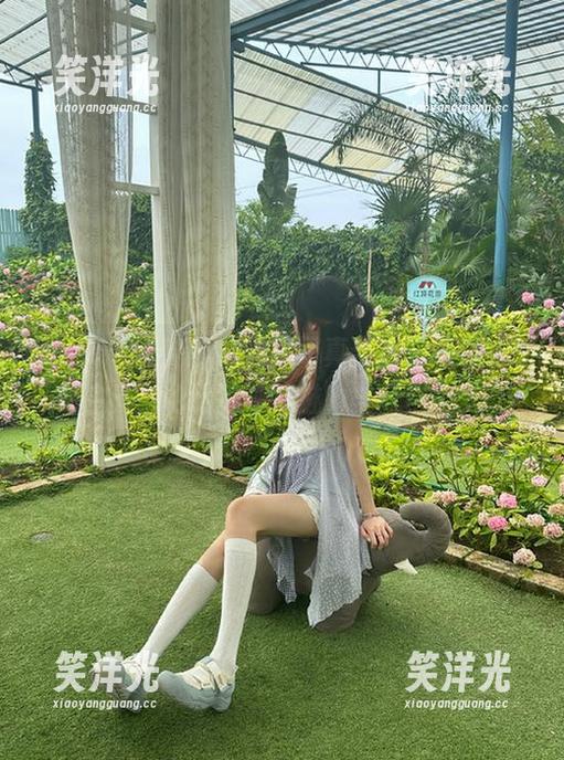 pans - 最新狐狸油亮写真合集，感受这位博主无与伦比的独特魅力与风格！.txt
