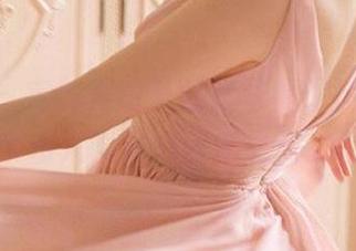 pans – 定制美惠子红裙写真，捕捉每一个动人瞬间的艺术之美.txt
