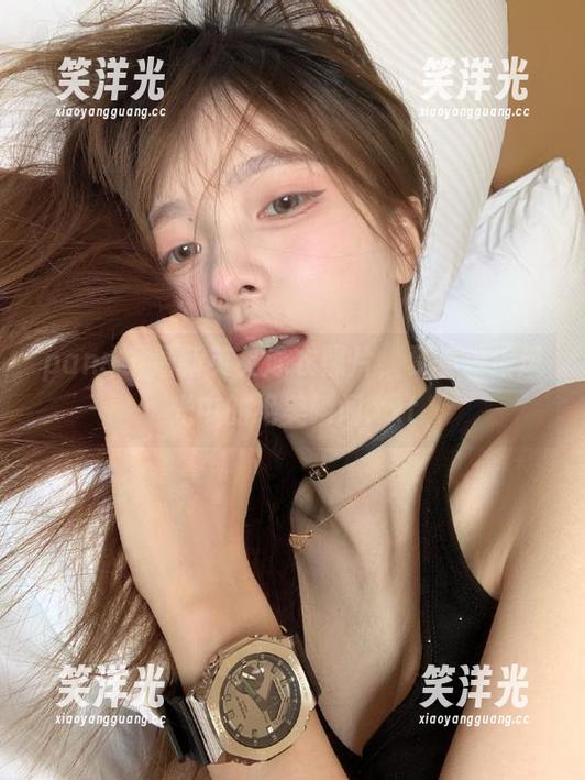 pans - 最新英英泳衣照片，夏季海滨风光中的绝美瞬间.txt