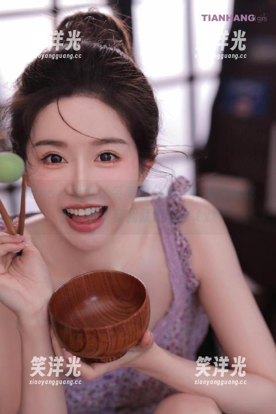 pans-默默 pans - 默默泳装美图分享,泳衣下的秘密,她敢穿我就敢看!.txt