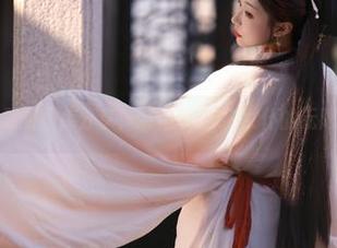 七七娜娜子最新图库分享，带你领略2B女仆的无限魅力！.txt