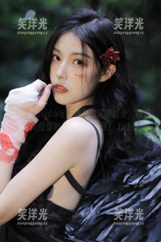 三刀刀miido与比基尼的完美结合，精选美图壁纸送你清爽一夏！.txt