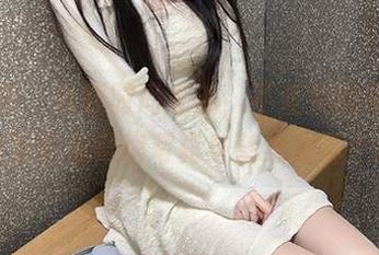 微密圈 – 引领时尚潮流，不爱笑的赛琳蓝色蕾丝包臀裙写真与壁纸推荐.txt