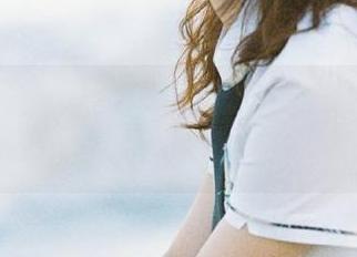 丽柜 – 感受AMY婚纱的优雅气质，精选套图资源为你呈现！.txt