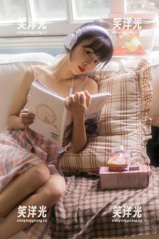 丽柜-Amily 丽柜 - Amily高清写真:她的天使灵魂在每一张照片中闪耀.txt