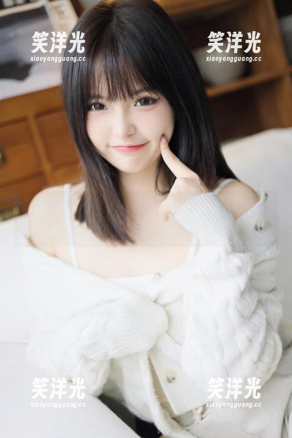 丽柜-xilly 丽柜 - xilly牛仔裤写真高清版,见证她与时尚的精彩碰撞.txt