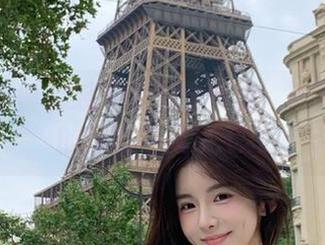 丽柜 – 子晴套装写真精选特辑：原图记录她的优雅与风采.txt