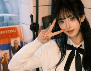 丽柜 – 小熊的全套牛仔裤写真，让你轻松下载引领潮流风向.txt