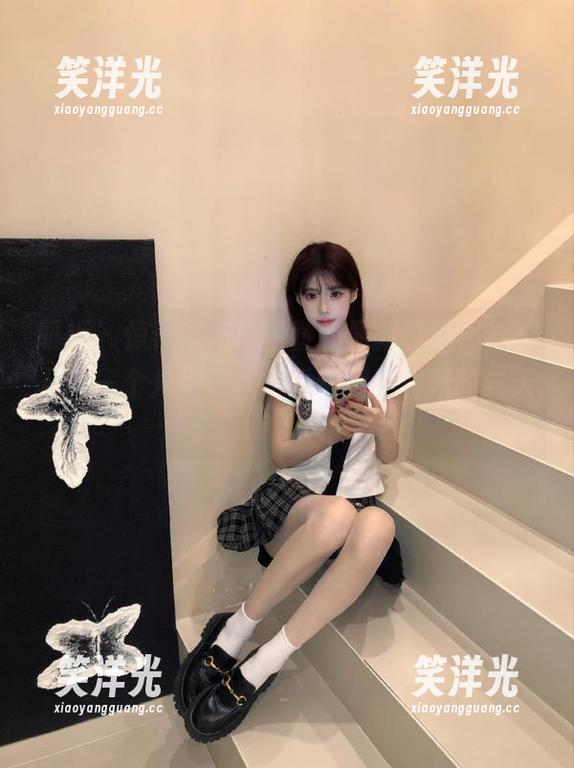 丽柜 - 惊艳发布！怡萱的最新泳池照片，从每一个角度都能感受到那个清新的夏天！.txt