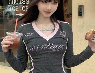 丽柜 – 桃子最新夏日写真集，带你领略炎炎夏日的魅力与活力！.txt