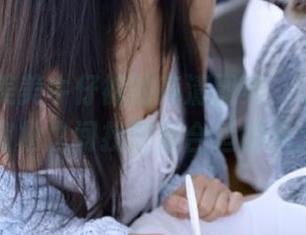 丽柜 – 美美牛仔裤的高清图集，让你在紧身与宽松之间找到最合适的你！.txt