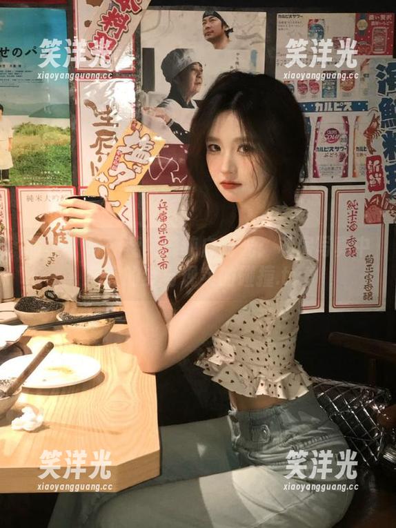 丽柜 - 与蕊蕊共舞纯白时光：私房写真中藏着的梦与现实的碰撞.txt