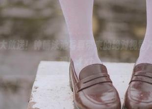 丽柜 – 免费大放送！钟晴泳池写真带来的绝对视觉冲击，快来围观！.txt
