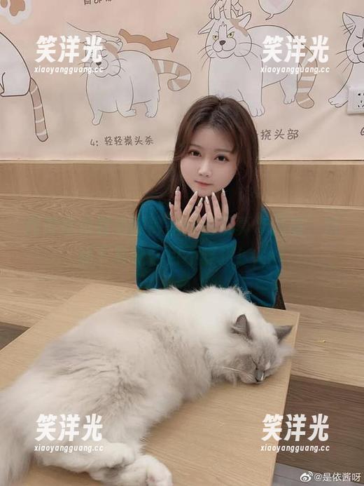 探索依依超级懒裤里丝的写真作品集，精品下载让你目不暇接！.txt
