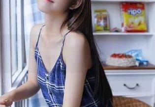 克拉女神 – 佳莹最新粉色图集出炉，照片越看越想笑，简直是视觉与欢笑的双重盛宴！.txt