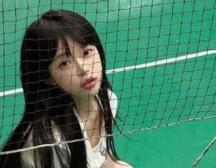 克拉女神 – 僮僮校园写真集震撼更新：校园漫步中的青春回忆与独特视角.txt