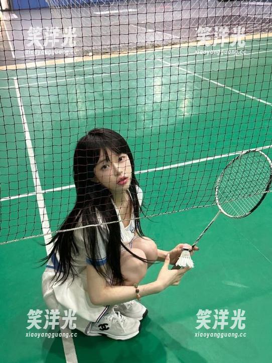 克拉女神-僮僮 克拉女神 - 僮僮校园写真集震撼更新:校园漫步中的青春回忆与独特视角.txt