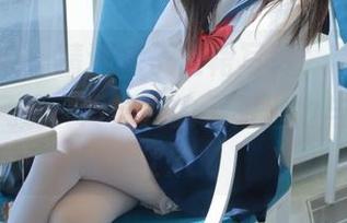 克拉女神 – 精选妮子短裙写真，带你领略每一寸风景，尽显她的无限魅力与活力！.txt