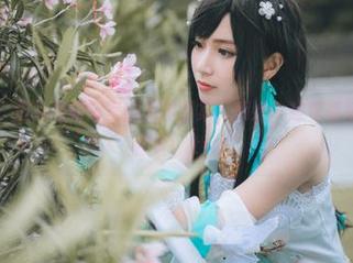 克拉女神 – 进入熙妍浴室的美图图集,和她一起享受每一滴水的温柔!.txt