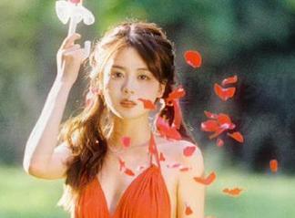 克拉女神 – 精选写真，百琳的梦幻花系，感受花与光影交融的幻想之旅.txt
