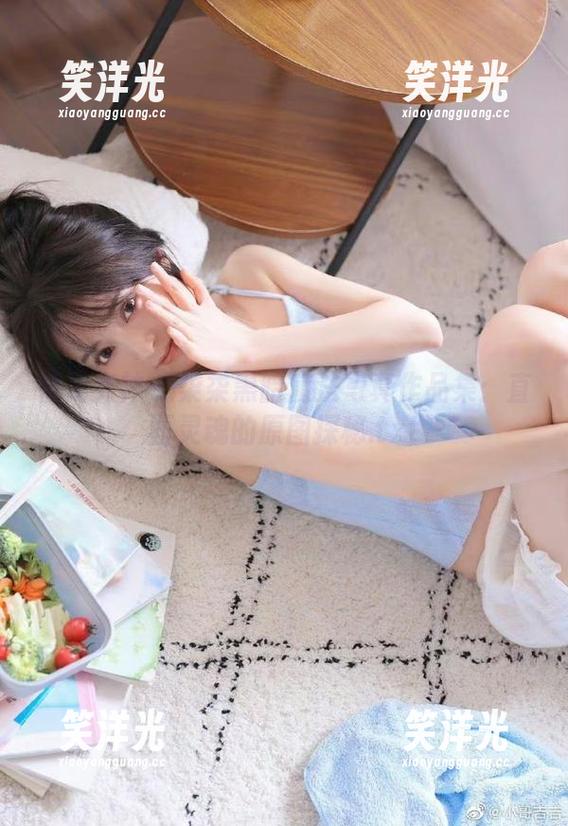 初夏女神-柒柒 初夏女神 - 柒柒黑暗魔法写真作品集:直面灵魂的原图探秘.txt