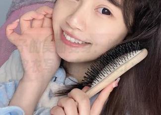 千反田鹿子的美丽变身：路人女主英梨梨皮衣写真精美图集.txt