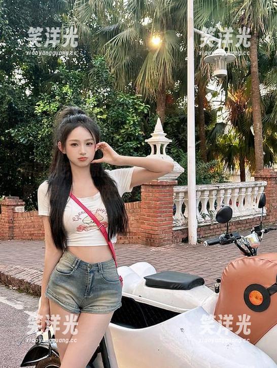 南国足艺 - 原图独家！静儿红裙写真，免费下载，快来欣赏她的独特风采吧！.txt