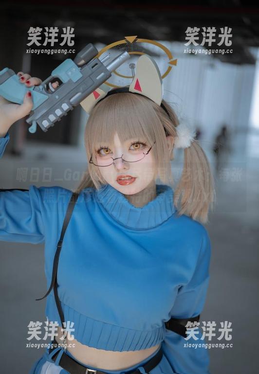啊日日_Ganlory 啊日日_Ganlory的吊带写真艺术:每张照片都渗透着独特的审美观.txt