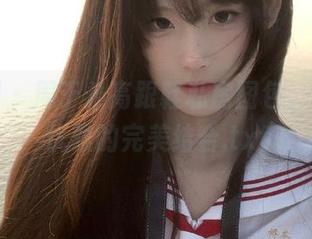 嗲囡囡 – 周于希高跟鞋私房图包，时尚与优雅的完美结合.txt