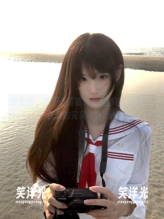 嗲囡囡 - 周于希高跟鞋私房图包，时尚与优雅的完美结合.txt