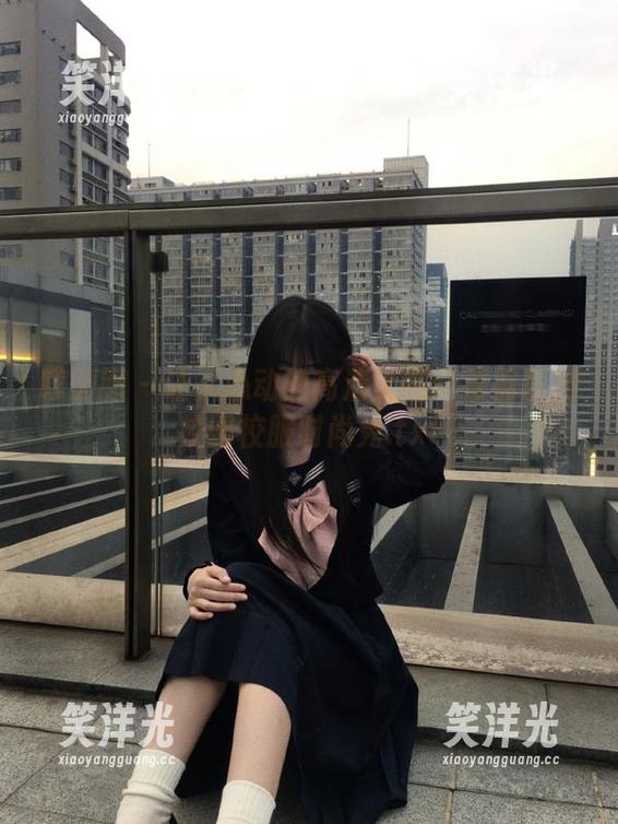 嗲囡囡-慕羽茜 嗲囡囡 - 让人心动的高清美图:慕羽茜的校园校服时尚秀.txt