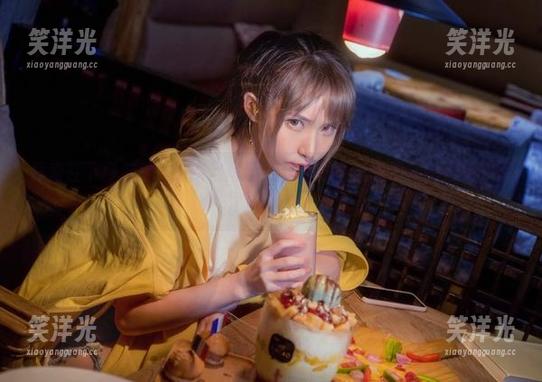 在下萝莉控ii 探索在下萝莉控ii的裸足写真:分享那些只属于她的独特瞬间!.txt