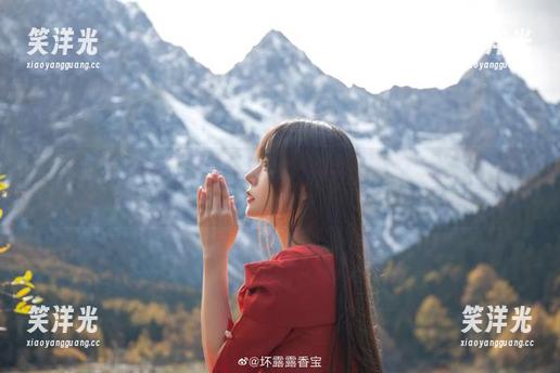 高清美图与你同行，坏露露香宝的小露乱撞泳装引爆视觉冲击！.txt