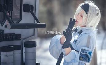 大凤写真集再次更新，加入墨玉M的视觉旅程，发现更多惊喜！.txt