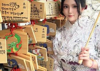 感受夏夏子视角下的艺术：八重神子高清作品集带你领略唯美瞬间！.txt