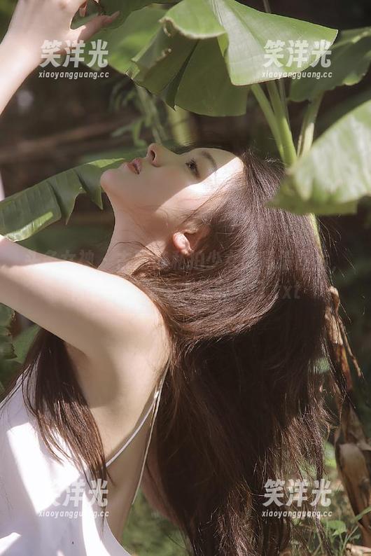头条女神-古丽苏 头条女神 - 古丽苏私拍少女的高清图片,青春的气息令人沉醉不已.txt