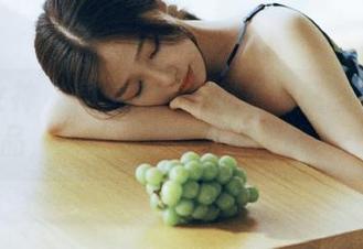 头条女神 – 周夕爱以曼联为灵感的致敬作品，绝美原图与壁纸上线.txt