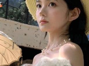 头条女神 – 在夏天的怀抱中，陈怡曼用无圣光作品记录下纷繁却静谧的时光.txt