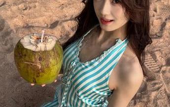 头条女神 – 走进陈怡曼的水手服套图作品，探索她独特的时尚与个性之旅.txt