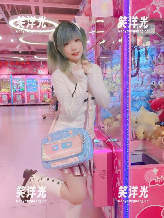 妖少you1探寻不夜蔷薇：美图照片诉说浪漫与柔情.txt