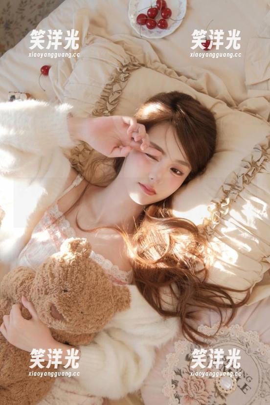 学妹加速跑 - 唯美瞬间：媛媛女孩写真作品与动人图片的完美结合.txt