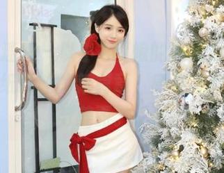 学妹加速跑 – 以小A厨娘的写真为灵感，开启壁纸设计的新篇章，感受无尽的创意与美丽。.txt