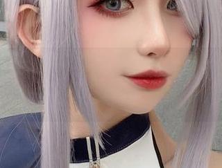 封疆疆v短裤写真集精选：感受清凉和时尚的完美融合.txt